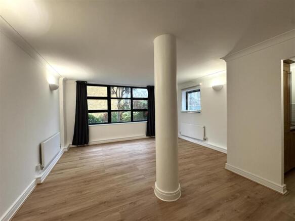 Living area pic 13.jpeg