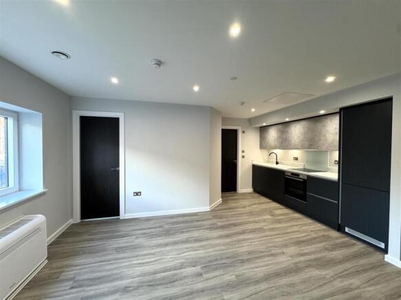 Living room pic 4.jpeg