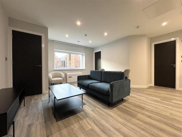 Living area pic 9.jpeg