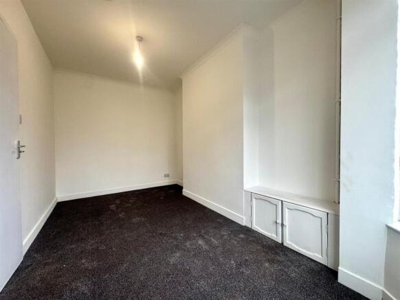 Front room pic 1.jpeg