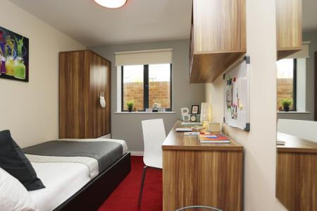 Lower Ground ensuite room