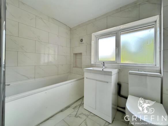 2e5523bfbathroom