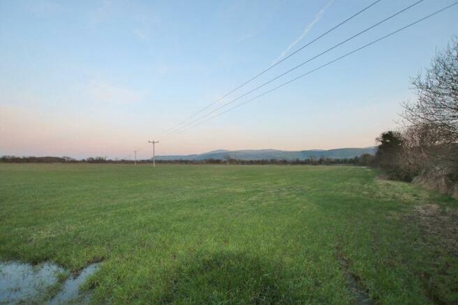 14.44 acres Close Hippagh