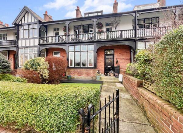 11 Albany Road