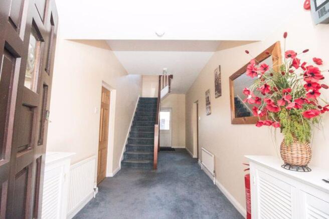 Flat 2, Victoria Manor
