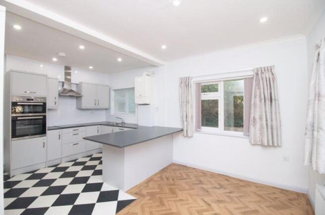 Flat 2, Victoria Manor
