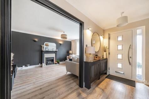 Bosworth Road, Grange Park, SN5