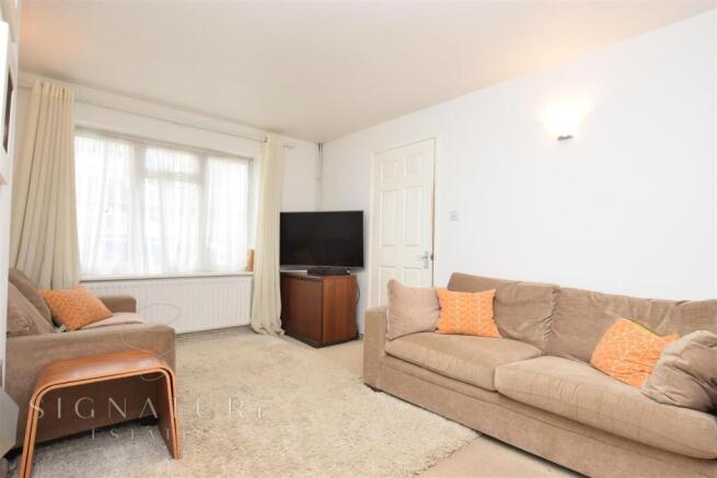 Living Room 1.jpg