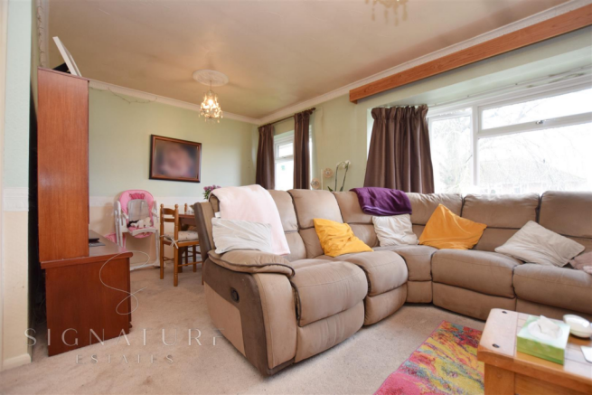 Lounge/Dining Room