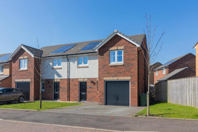 4 mill of cart way, Johnstone pa5 8fh L-38