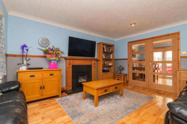 39 fischer gardens  Paisley  Pa1 2st L-37