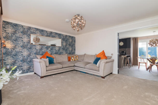 8 Strathcarron wynd  Pa2 7aj-14