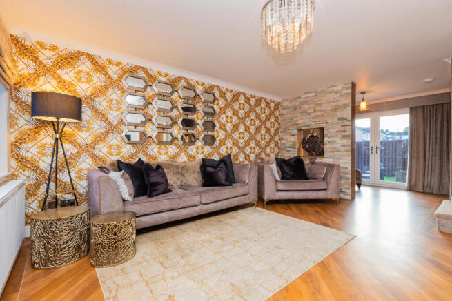 1 deanston park, barrhead L-13