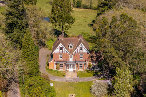 High Broom Road, Crowborough, TN6
