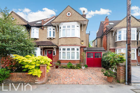 Ashburton Avenue, Addiscombe