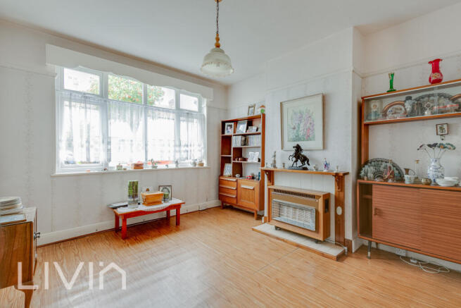 121 Kynaston Avenue, CR7 - 2