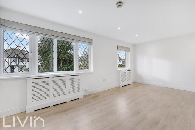 NOTTINGHAM ROAD 27, F2 -13