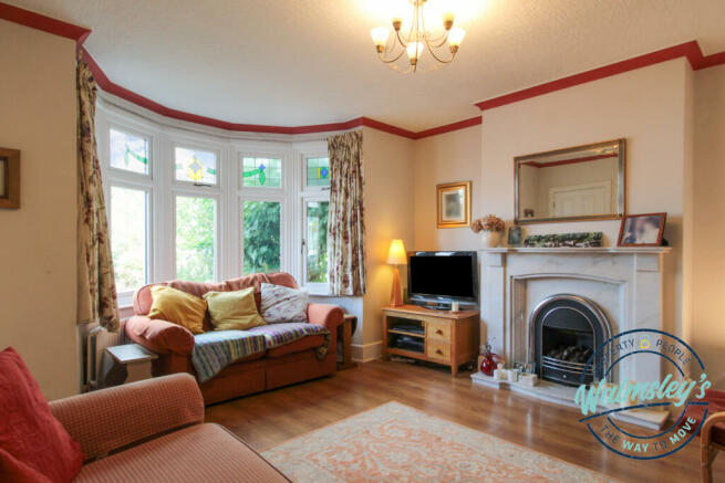 Front sitting room with bay window