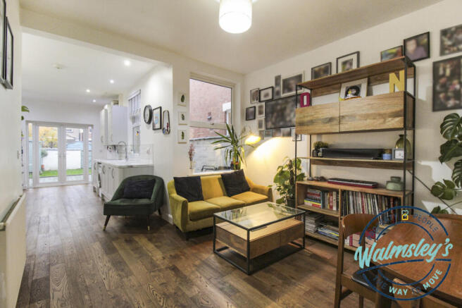 Sittinhg dining room open plan to kitchen
