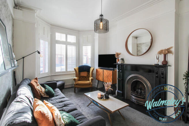 Sitting room with bay