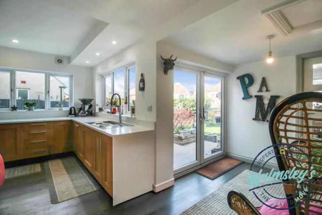 Rear kitchen dining & sitting area