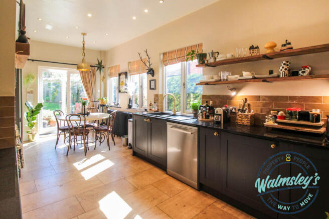 Kitchen dining room