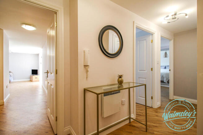 Entrance hallway.JPG