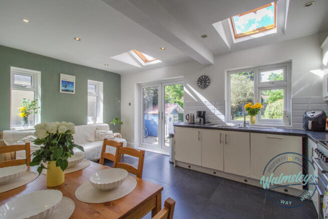 Kitchen dining & garden views