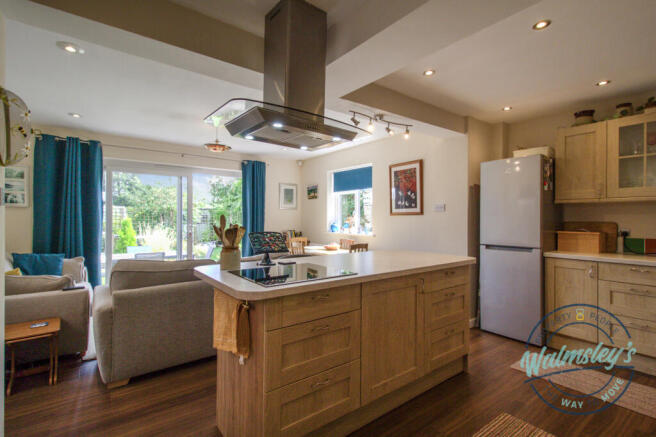 Kitchen & dining