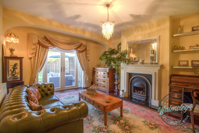 Rear sitting dining room