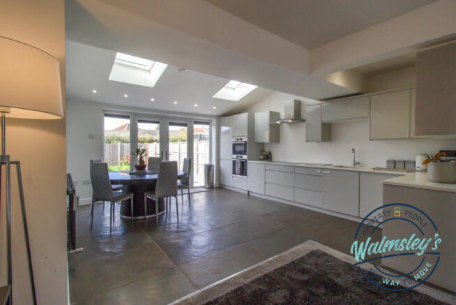 Sociable kitchen & dining_