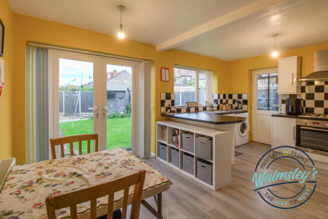 Kitchen breakfast room with french doors to garden