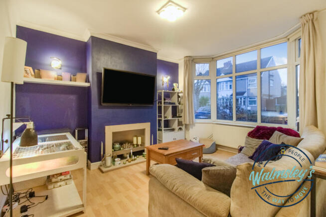 Sitting room to frontage