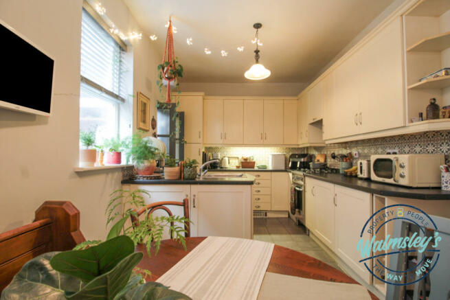 Kitchen breakfast room