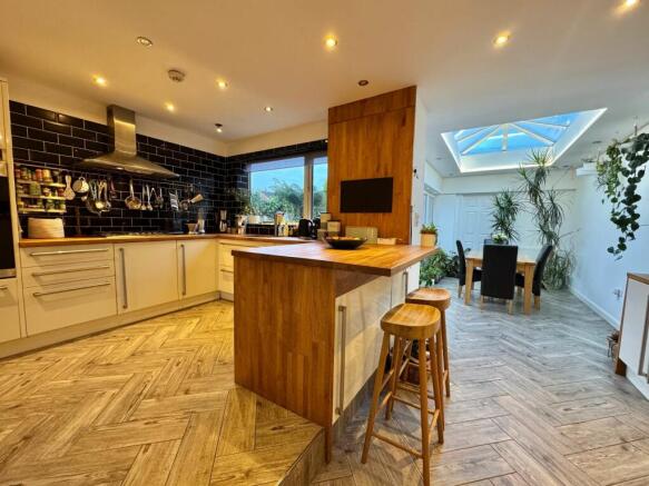 Kitchen/Breakfast Room