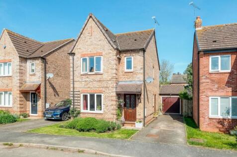 Pear Tree Way, Crowle, WR7