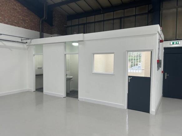 Unit 9 Office & WCs