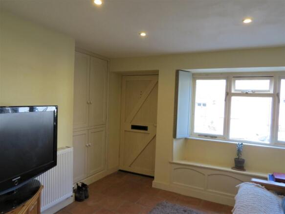 LIVINGROOM3