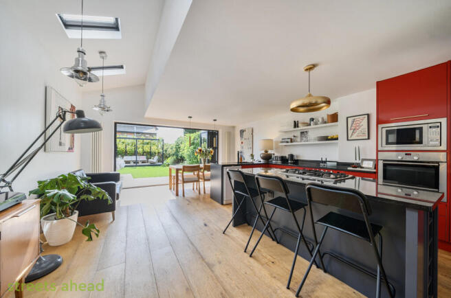 42a9281f-e68c-45f...