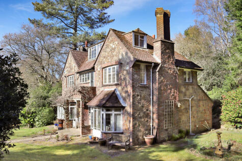 Storrington - 5 Bedrooms