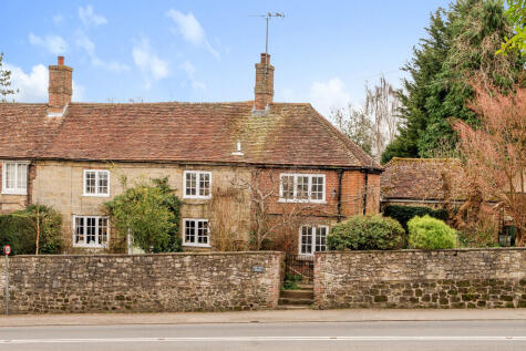 Codmore Hill - close to local shops