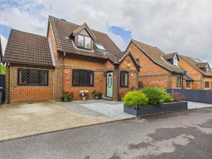 Beavers Close, Tadley, RG26