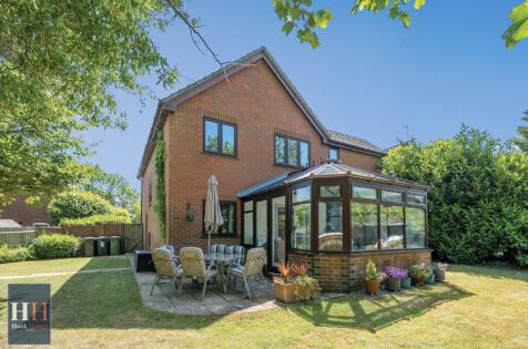 Galloway Close, Fleet, Hampshire, GU51