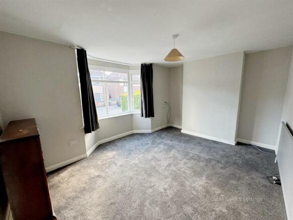 49 Wallis Rd Kettering-2.jpg