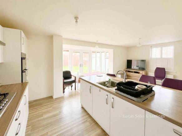 23 Claydon Ave BS-06.jpg