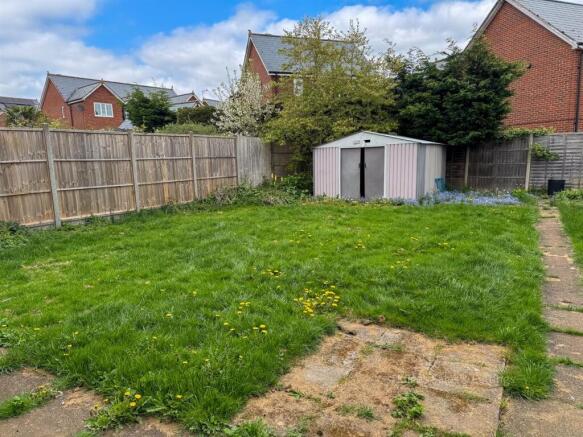 2 Elizabeth Rd Rothwell-02.jpg