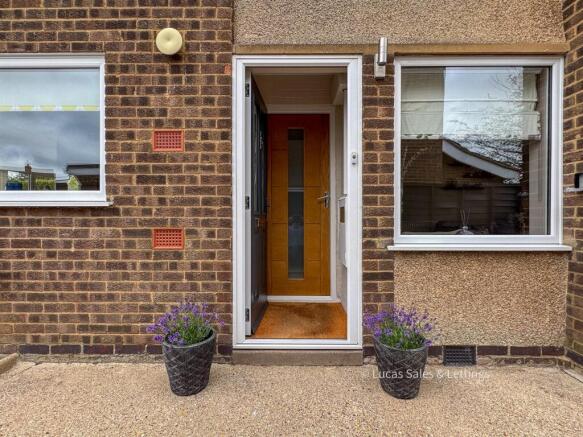 5 St James Cl Kettering-28.jpg