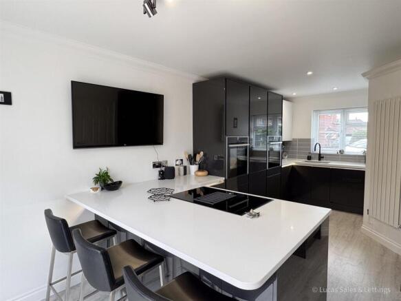 1 Caswell Close Kettering-03.jpg