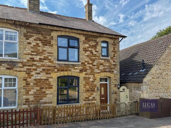 25 Queen Eleanor Rd Geddington.jpg