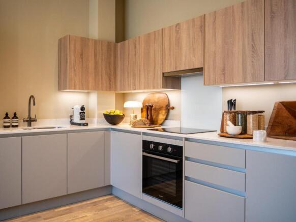 Southsea Show Flat HR-39.jpg